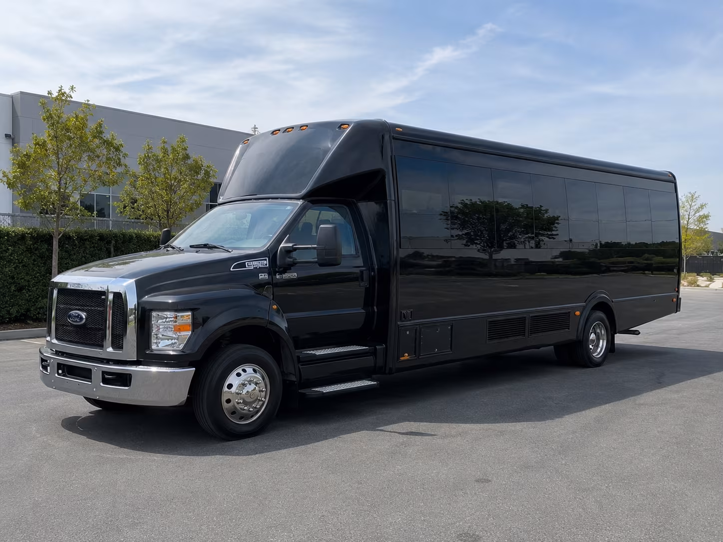 la marque bus rentals